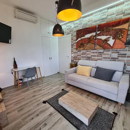 Le Dimore Del Gufo And Bed & Breakfast